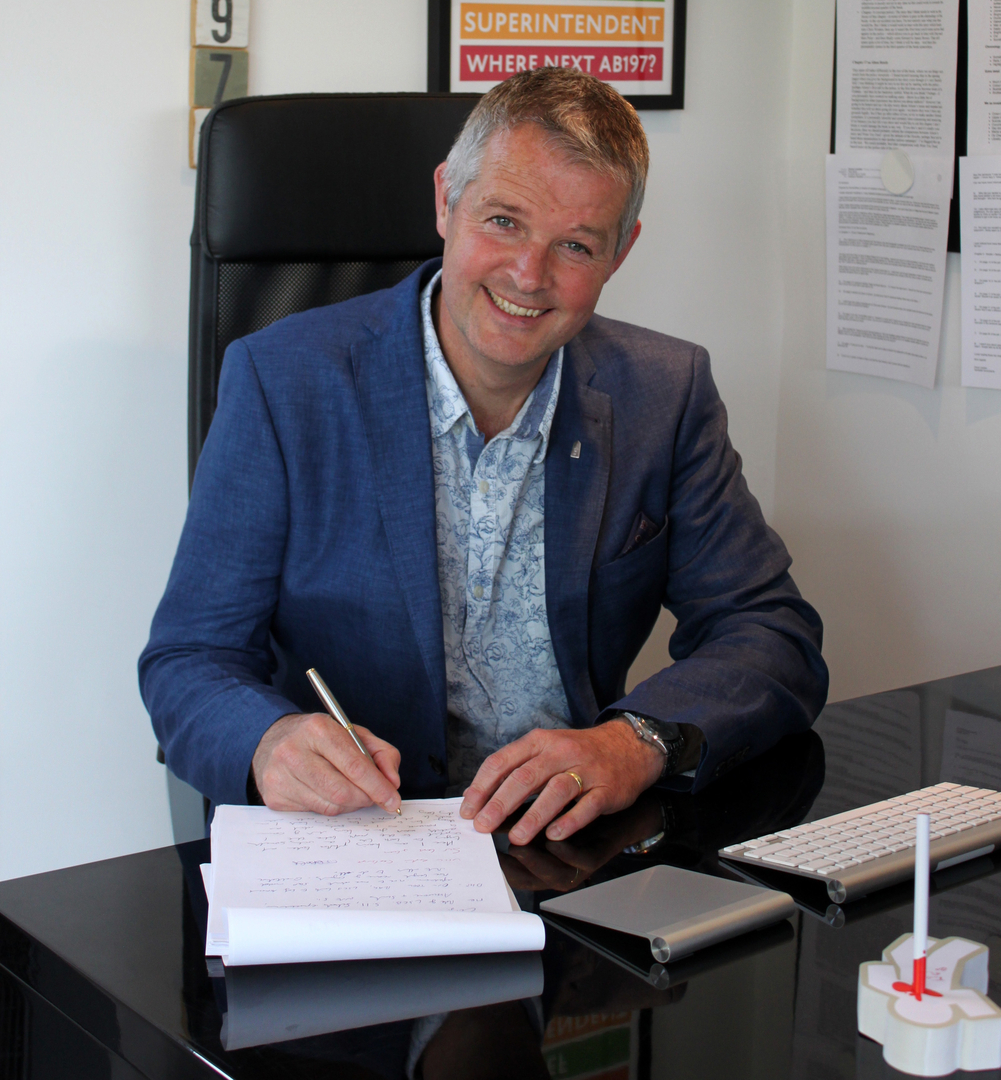 Write Your Detectives Right with Graham Bartlett